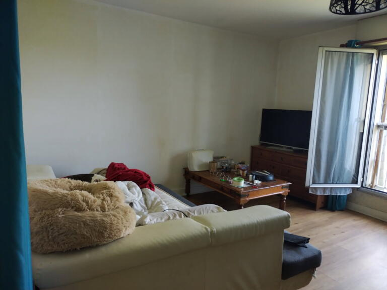 Photo AMBOISE Centre - Appartement T2 de 55M2 - cave et place de p image 3/6