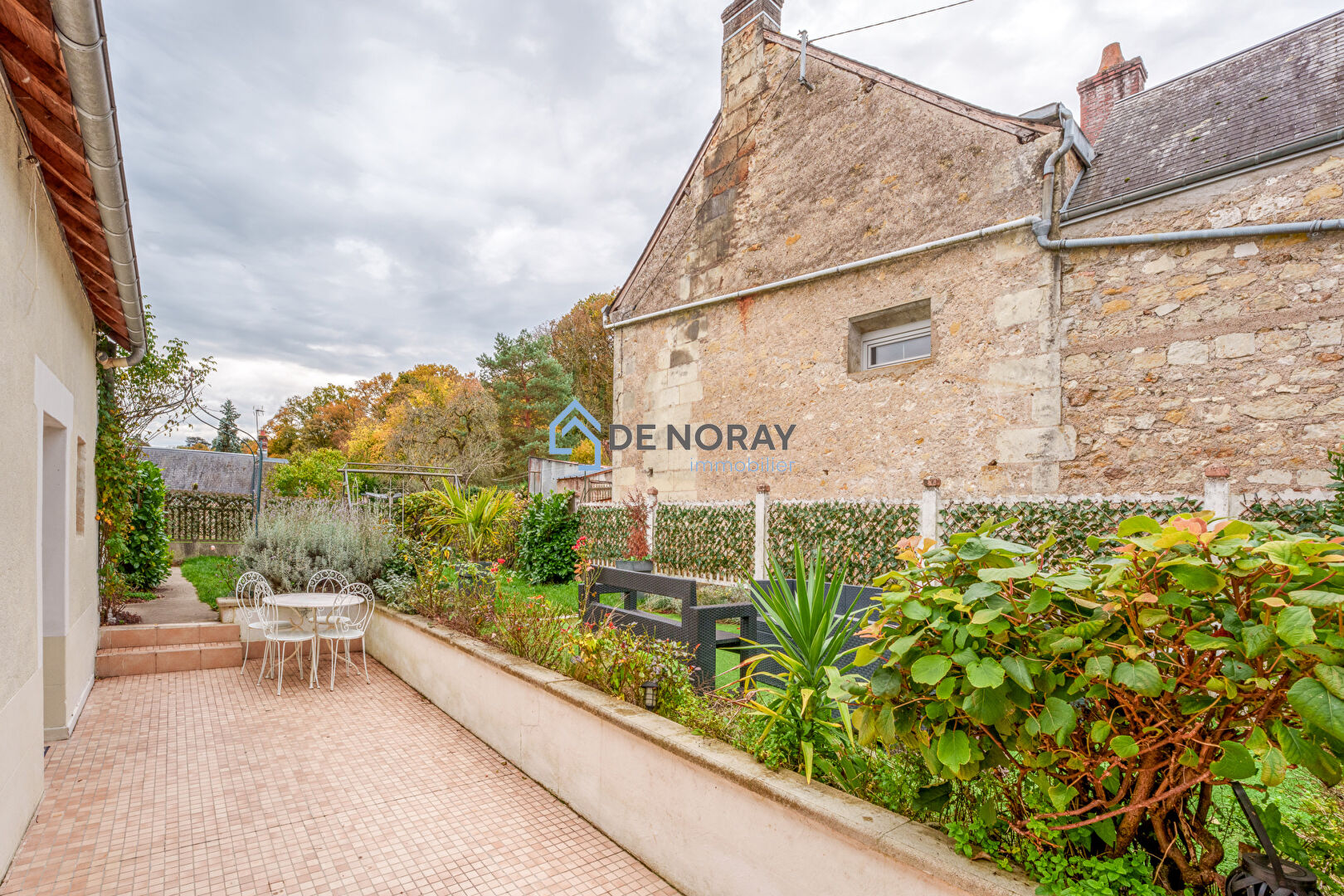 Photo Maison de bourg 101 m2   3 chambres   jardin clos image 5/6