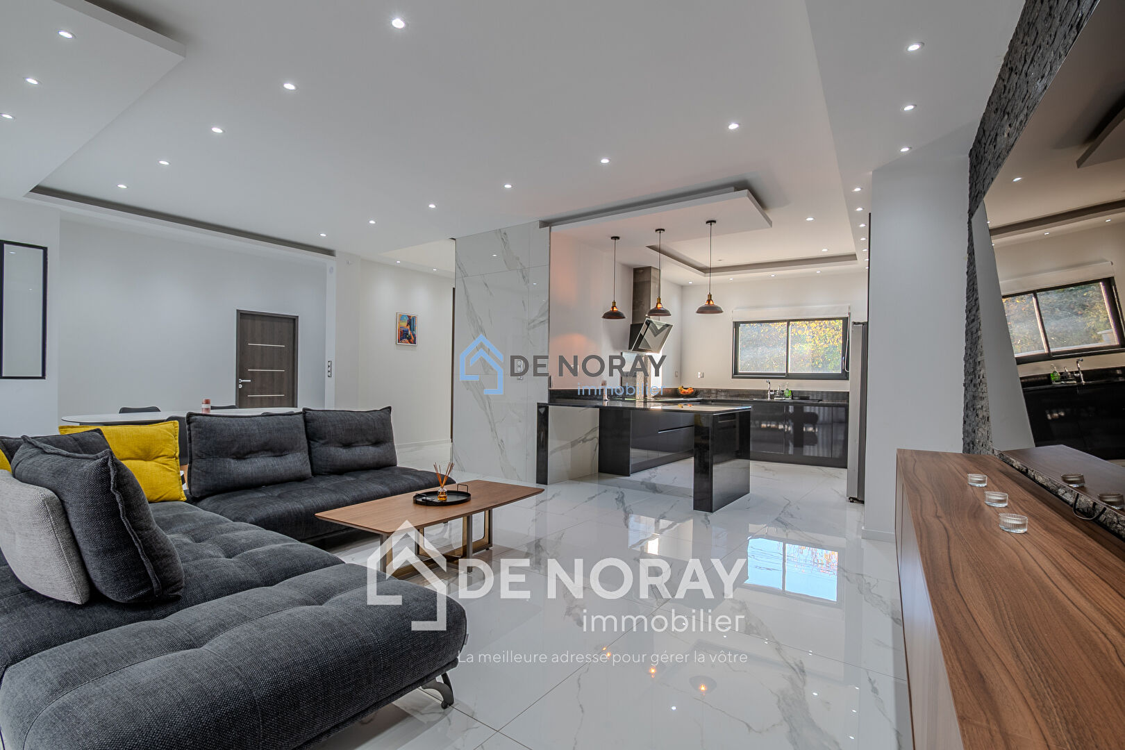 Photo maison contemporaine de 220m2 à vendre à Joué-lès-Tours de 6 image 2/6