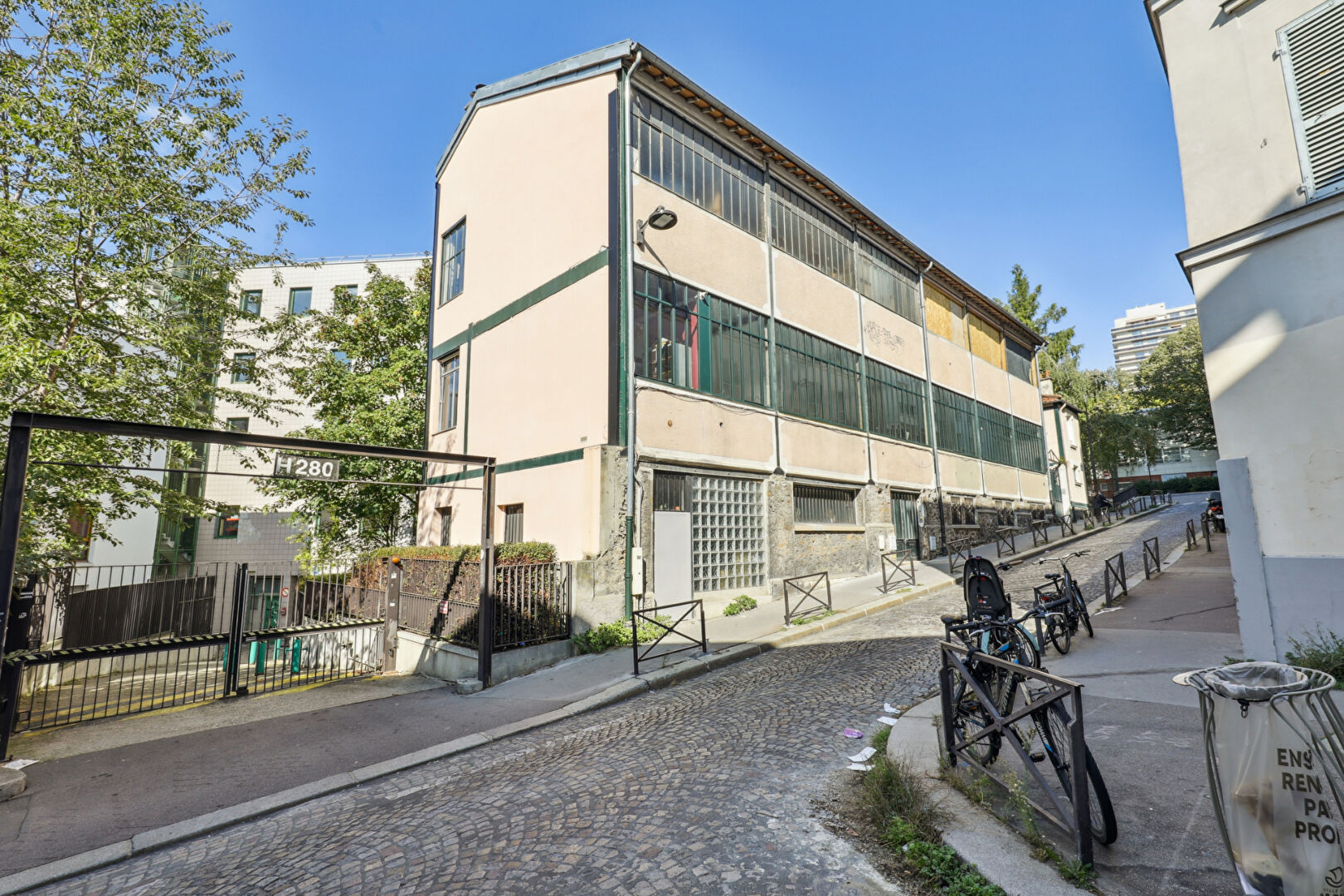 Paris 20 - Local d'activité / Bureau - 113 m2