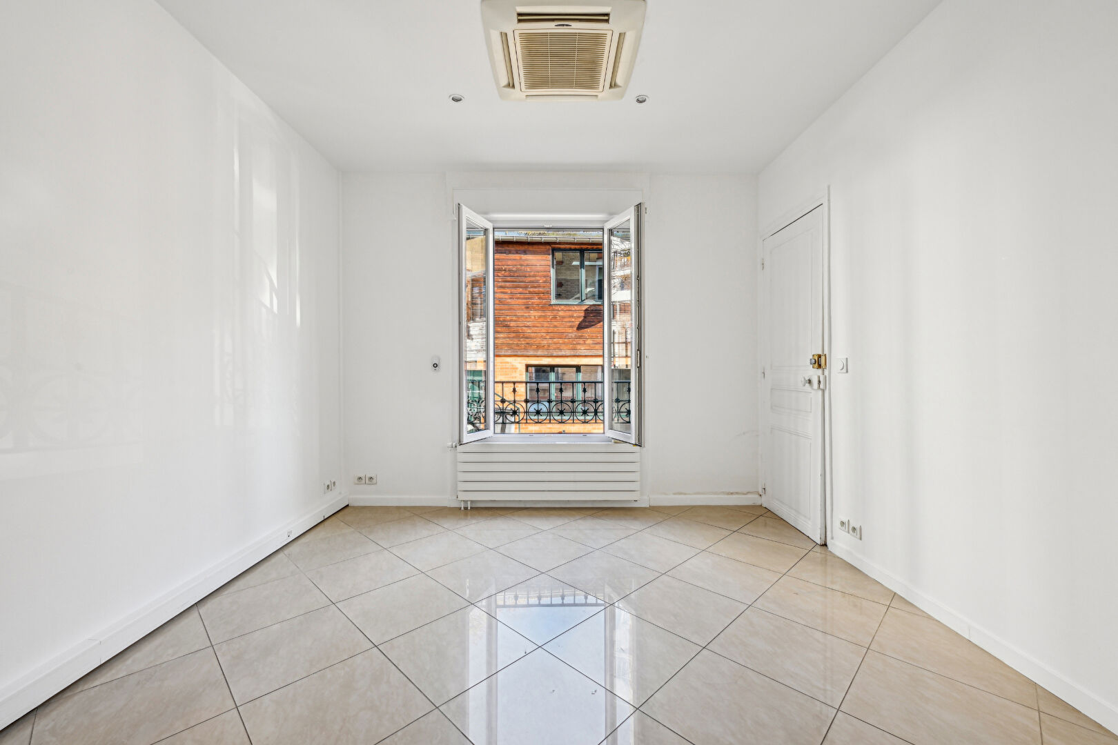 Photo Bureaux - Maison Individuelle 141 m2 - Suresnes Centre image 3/6