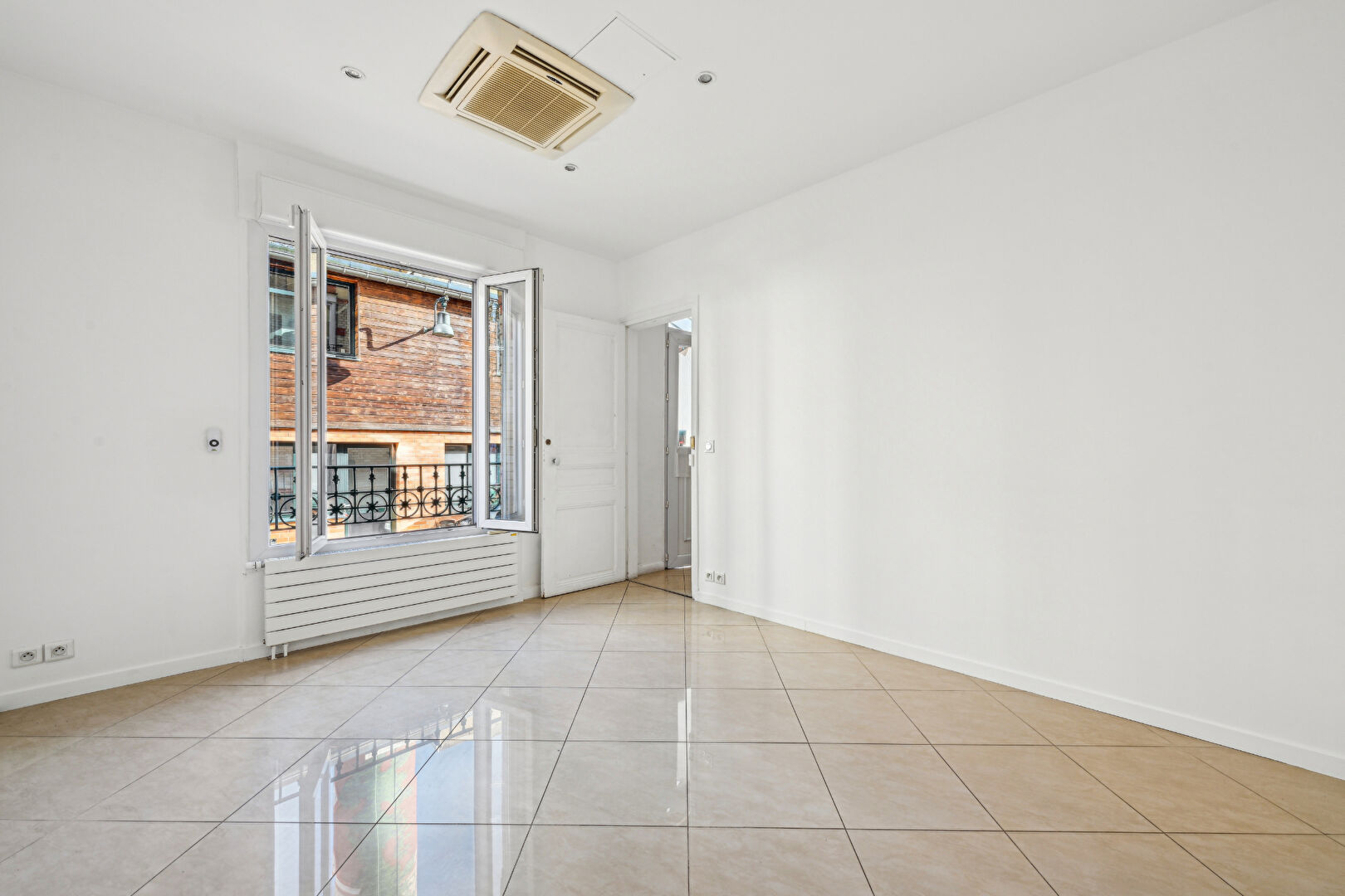 Photo Bureaux - Maison Individuelle 141 m2 - Suresnes Centre image 4/6