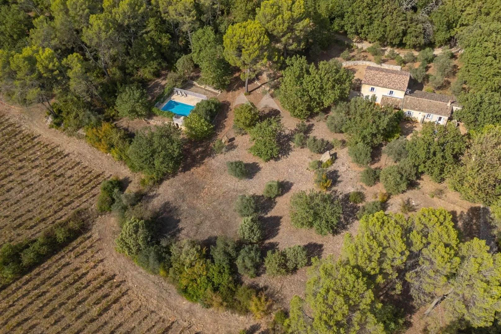 Photo Les Arcs-sur-Argens - Villa sur terrain arboré de 1 hectare image 2/6