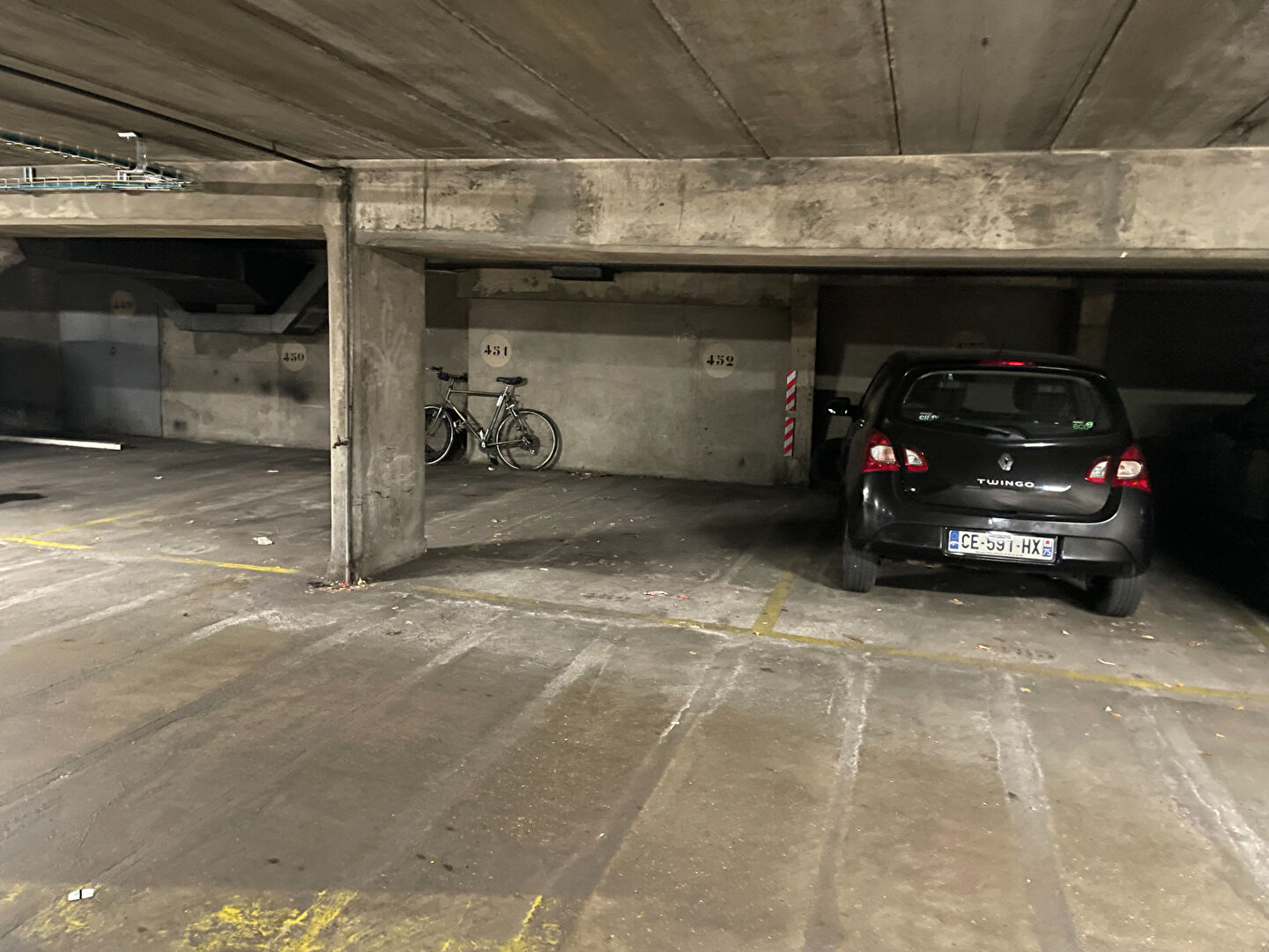 PARIS XVI - PASSY EMPLACEMENT DE PARKING