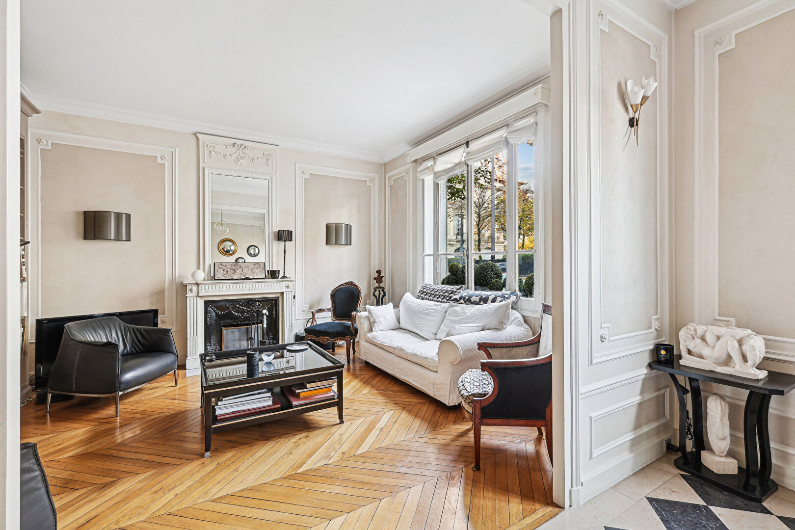 Photo Paris 7 - Vue Tour Eiffel -  Champ  - de  -Mars -144m² - Lieu unique image 4/6