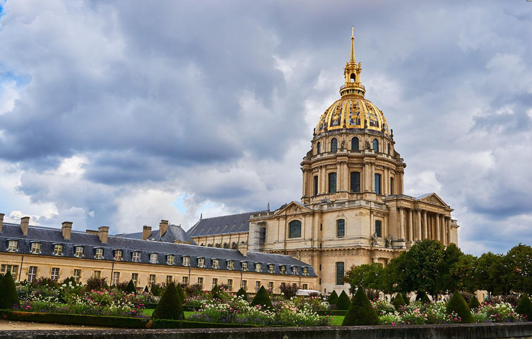 Photo EXCLUSIVITE - PARIS VII - 120 m2 image 1/6