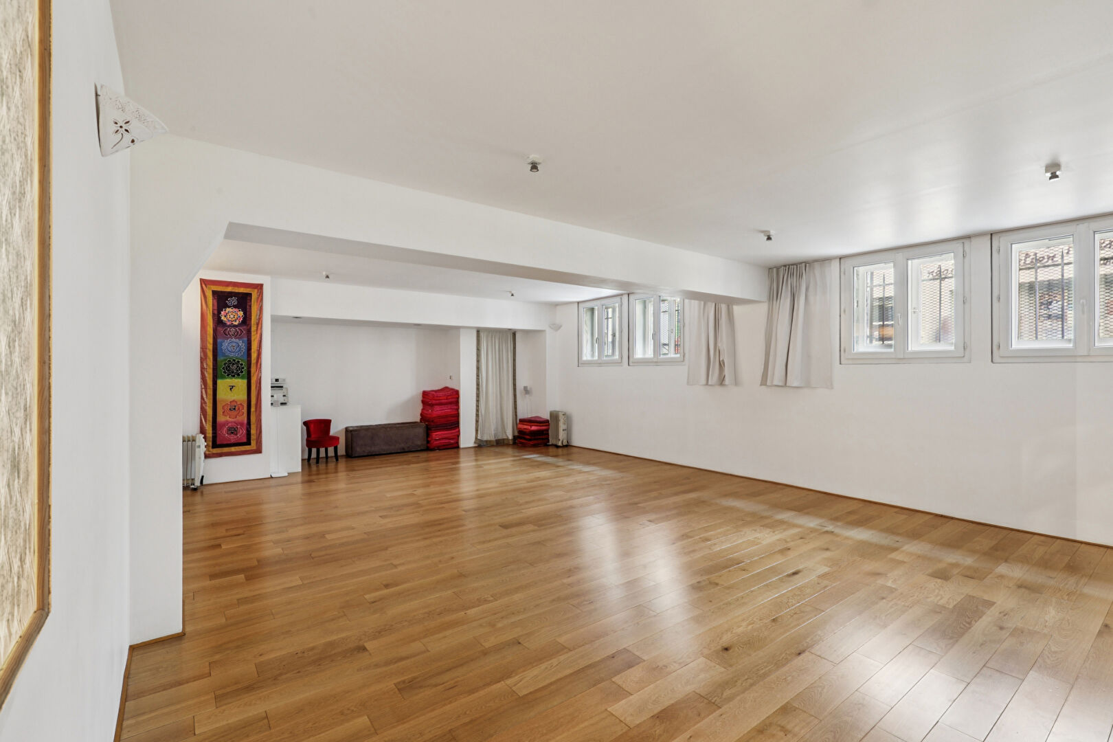 Photo Paris 20 - Local d'activité / Bureau - 113 m2 image 2/6