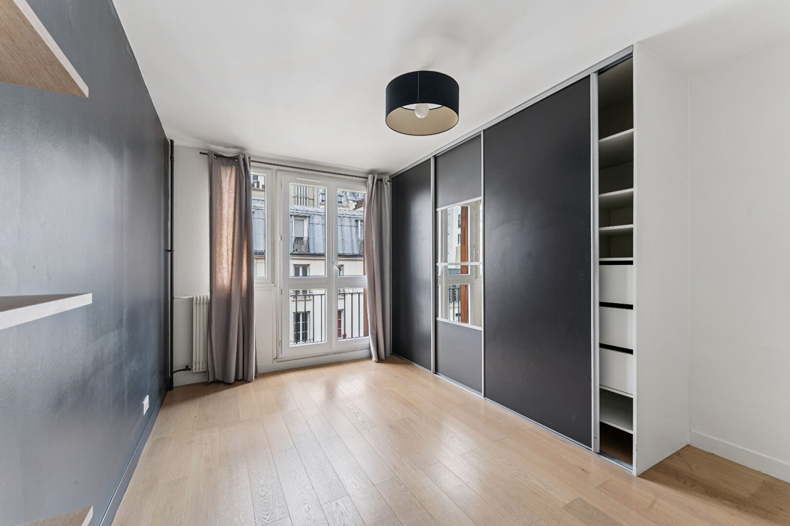 Photo EXCLUSIVITE-Montmartre - Abbesses image 5/6