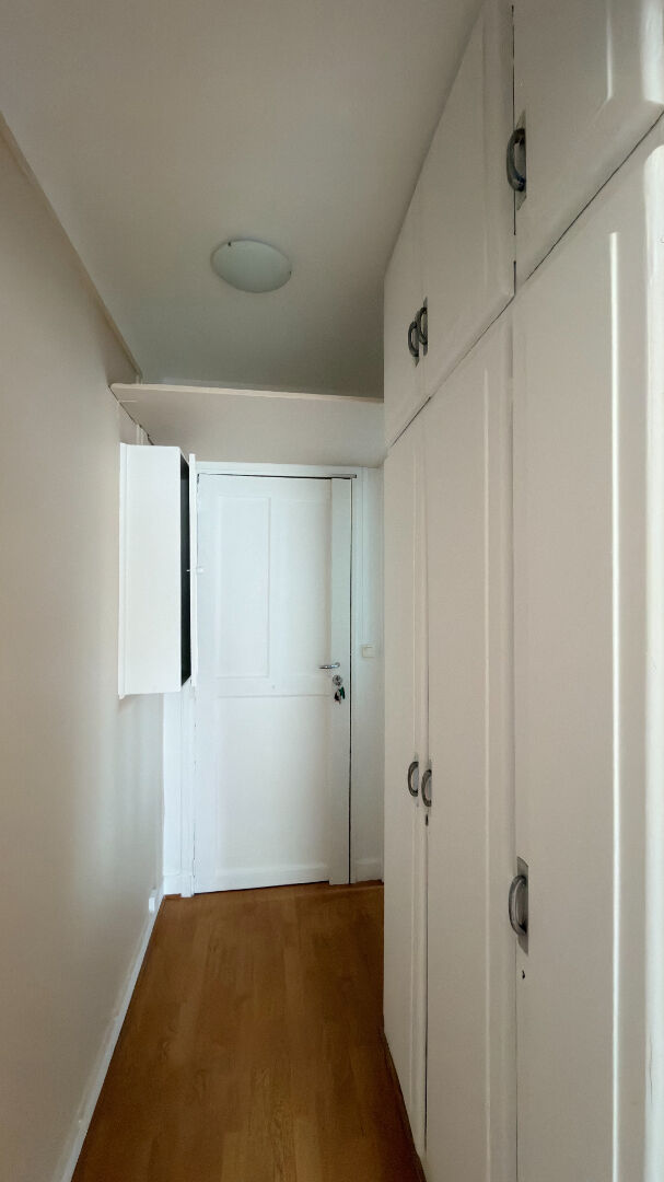 Photo PARIS 13 - STUDIO - 910.00 EUROS - 18.24 M2 - LOGEMENT MEUBLE - CALME - BAIL ETUDIANT image 4/5