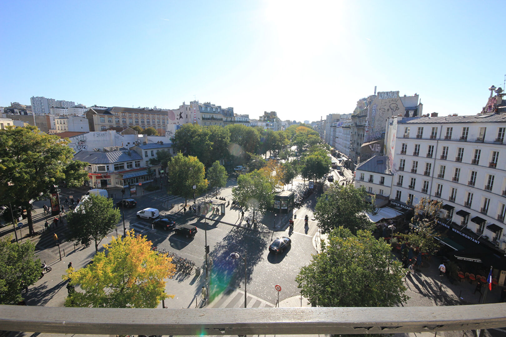 PARIS - 2 PIÈCES - 50 M2 - 1865.00 EUROS CC - TRES LUMINEUX - BALCON FILANT - MENILMONTANT