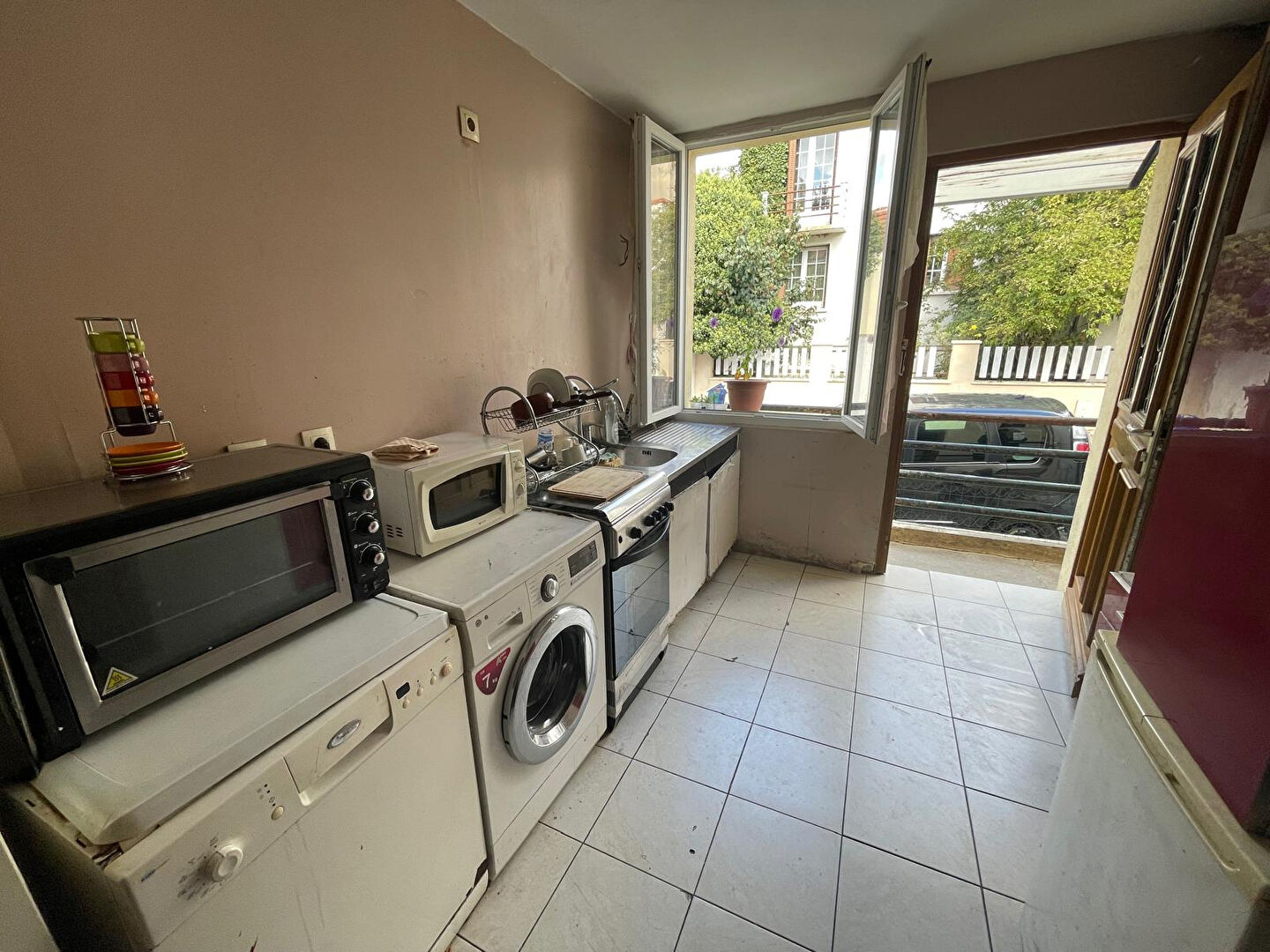 Photo PANTIN | MÉTRO MAIRIE DES LILAS & ÉGLISE DE PANTIN | MAISON INDÉPENDANTE A RÉNOVER + DÉPENDANCE| 4P + 2P | 77 m² + 30 m² | TRAVERSANT EST - OUEST | SOUS-SOL INTÉGRAL| AVL immobilier - 01.48.44.45.40 image 4/6