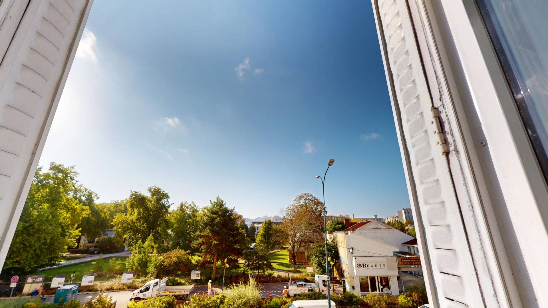 Photo PANTIN | METRO HOCHE | TRIANGLE D'OR| 3 PIÈCES | 50 M² | TRAVERSANT | VUE DÉGAGÉE | IMMEUBLE ANCIEN | LUMINEUX & FONCTIONNEL | CAVE | AVL immobilier - 01 48 44 45 40 image 5/6