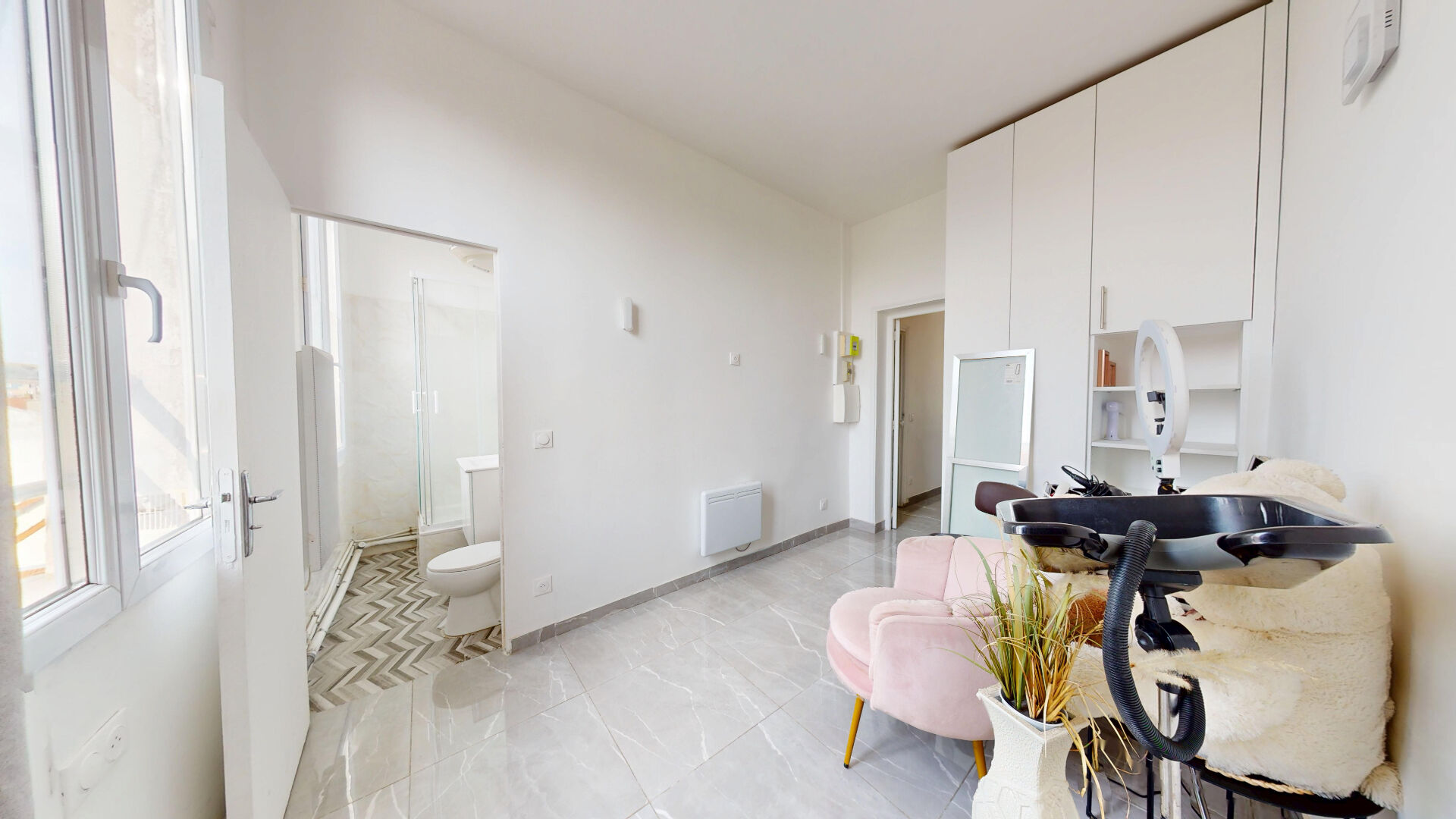 EXCLUSIVITÉ AVL | LE PRE SAINT GERVAIS | 2 PIÈCES | 22m² | TRAVERSANT EST - OUEST & LUMINEUX | BELLE HAUTEUR SOUS PLAFOND | CAVE |