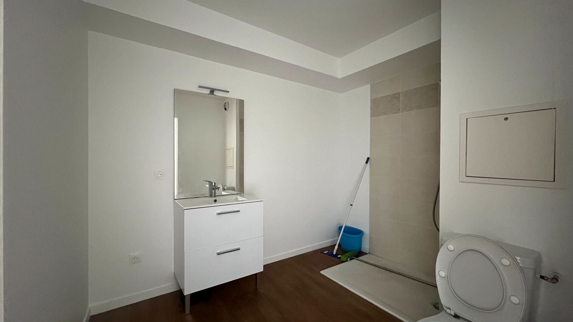 Photo LE BLANC MESNIL - STUDIO - 22M2 - 770.00 EUROS CC - CHAUFFAGE COLLECTIF - IMMEUBLE RECENT image 5/6
