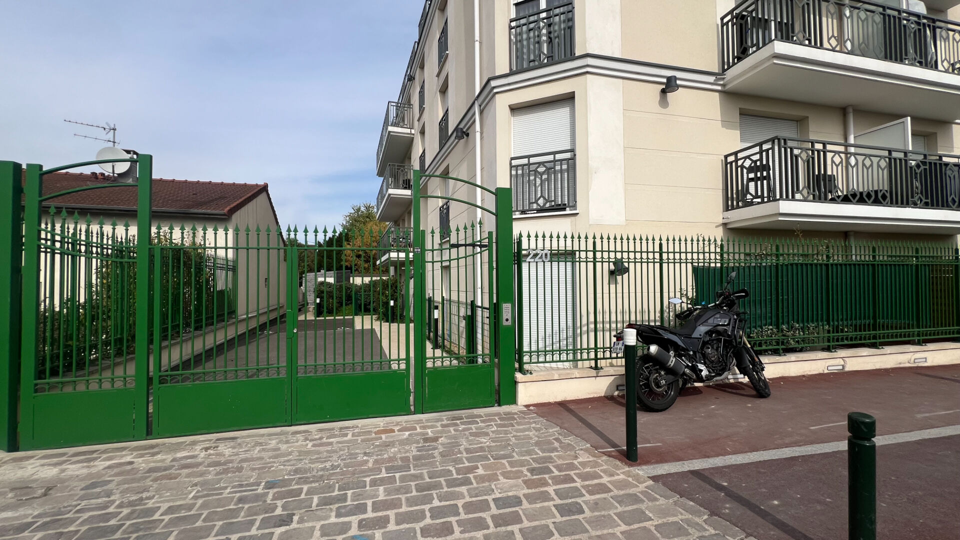 Photo LE BLANC MESNIL - STUDIO - 22M2 - 770.00 EUROS CC - CHAUFFAGE COLLECTIF - IMMEUBLE RECENT image 6/6