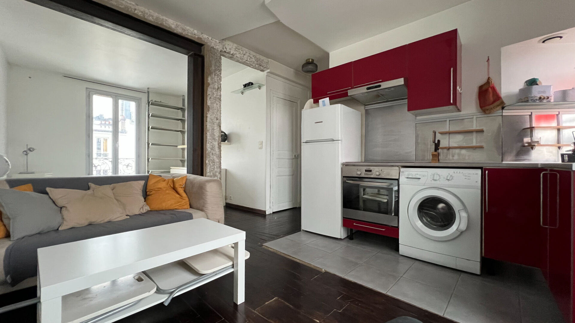 PARIS XIX - STUDIO - 29 M2 - 975.00 EUROS CC - DERNIER ÉTAGE - TELEGRAPHE