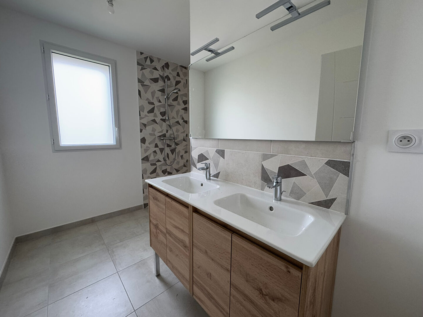 Photo MAISON SAINT HILAIRE DE CHALEONS image 4/6