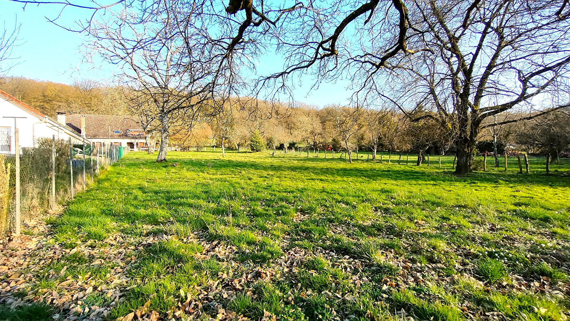 25640 - Emplacement d'exception pour ce terrain constructible de 1700 m²