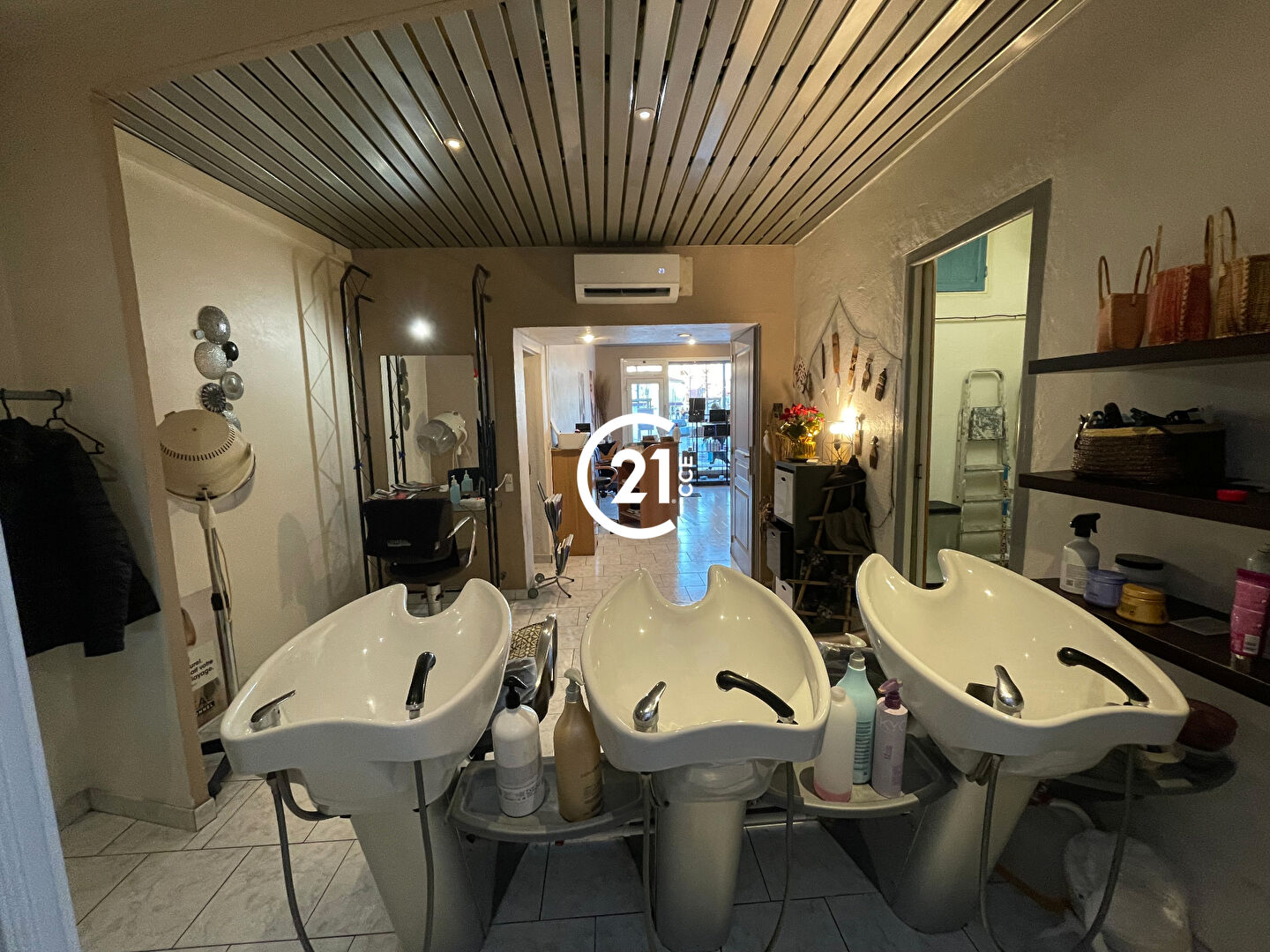 Agrandir la photo Divers à vendre - 55.0 m2 - 06 - Alpes-Maritimes
