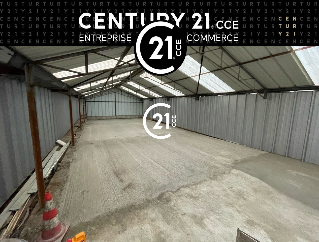 Entrepôt à louer 100.0 m2 06 AlpesMaritimes