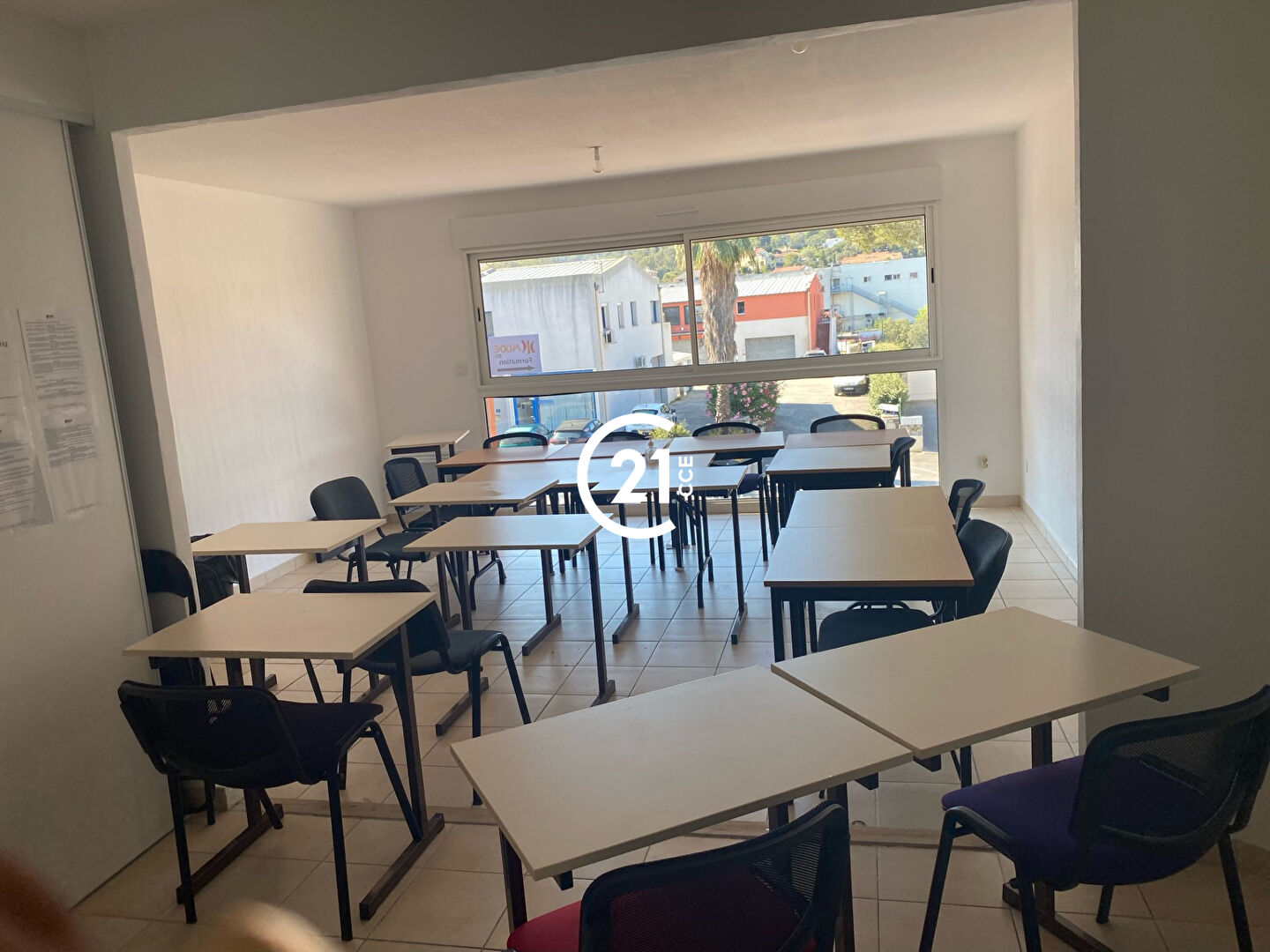 Bureaux à louer - 65.0 m2 - 83 - Var