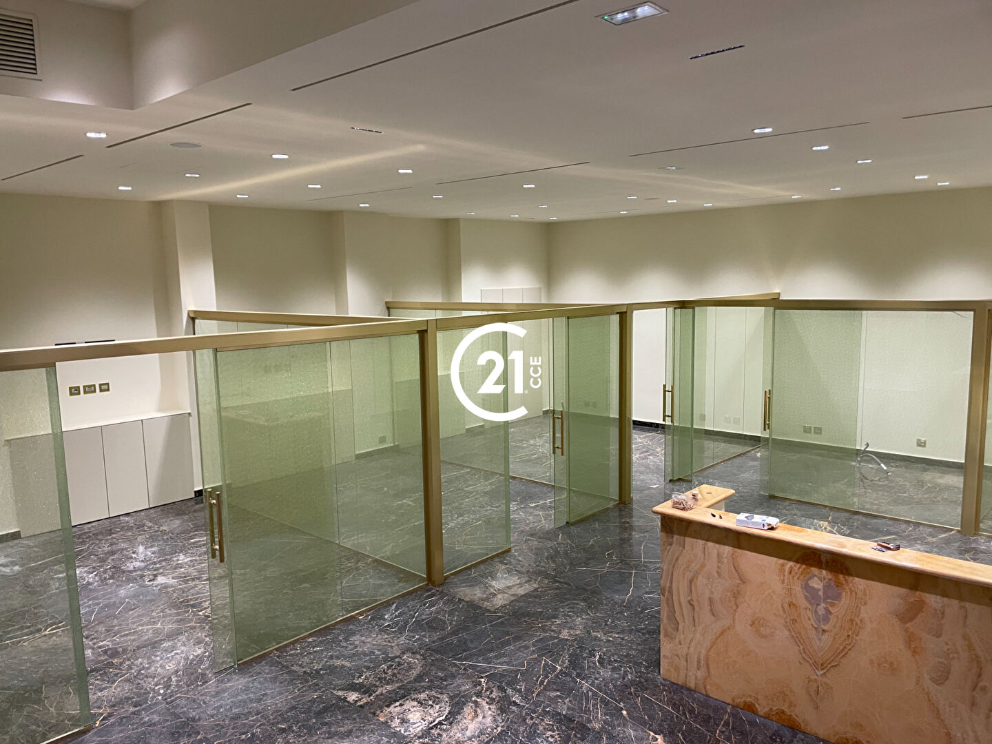 Local commercial à louer - 560.0 m2 - 06 - Alpes-Maritimes