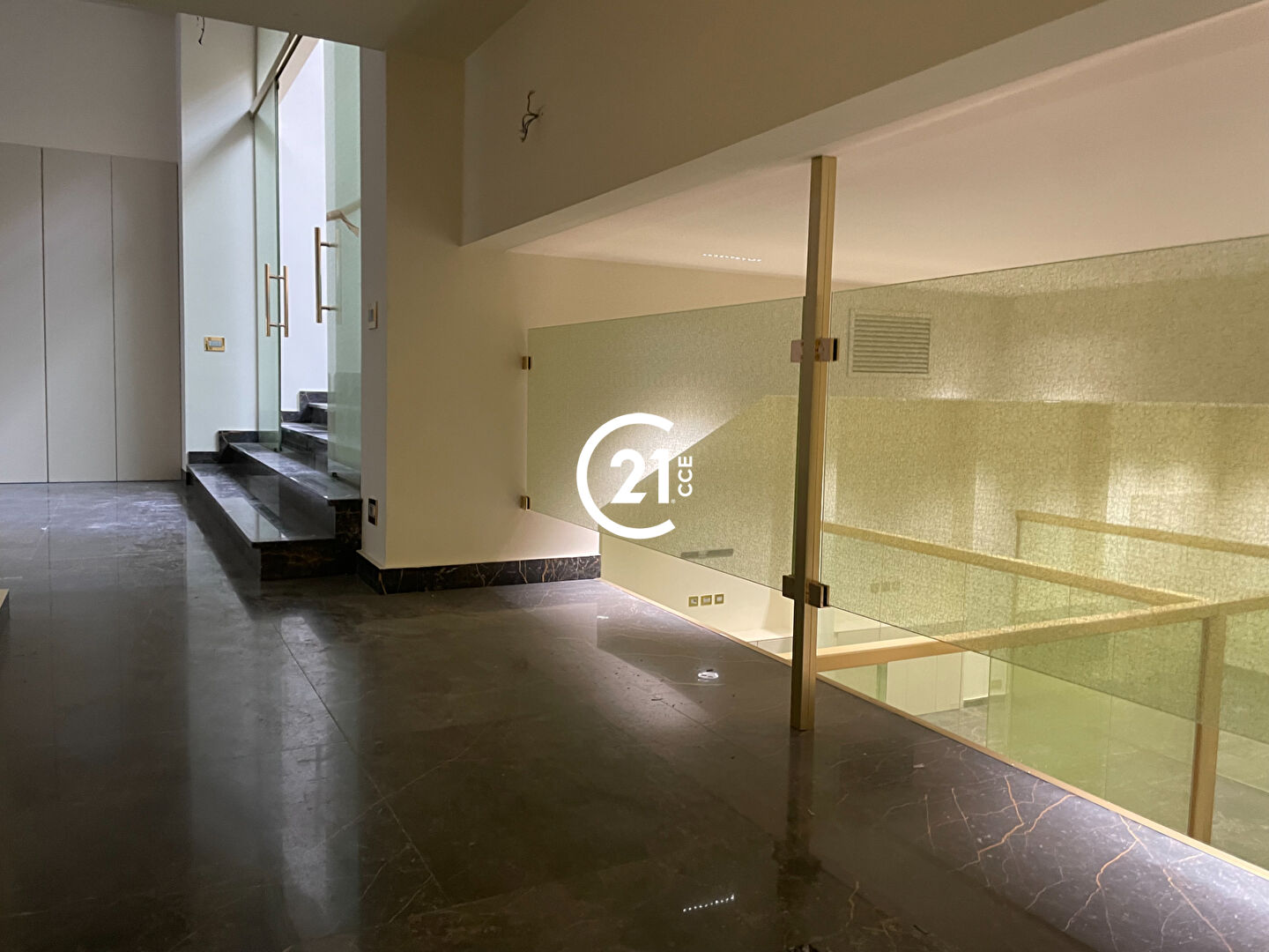 Local commercial à louer - 560.0 m2 - 06 - Alpes-Maritimes