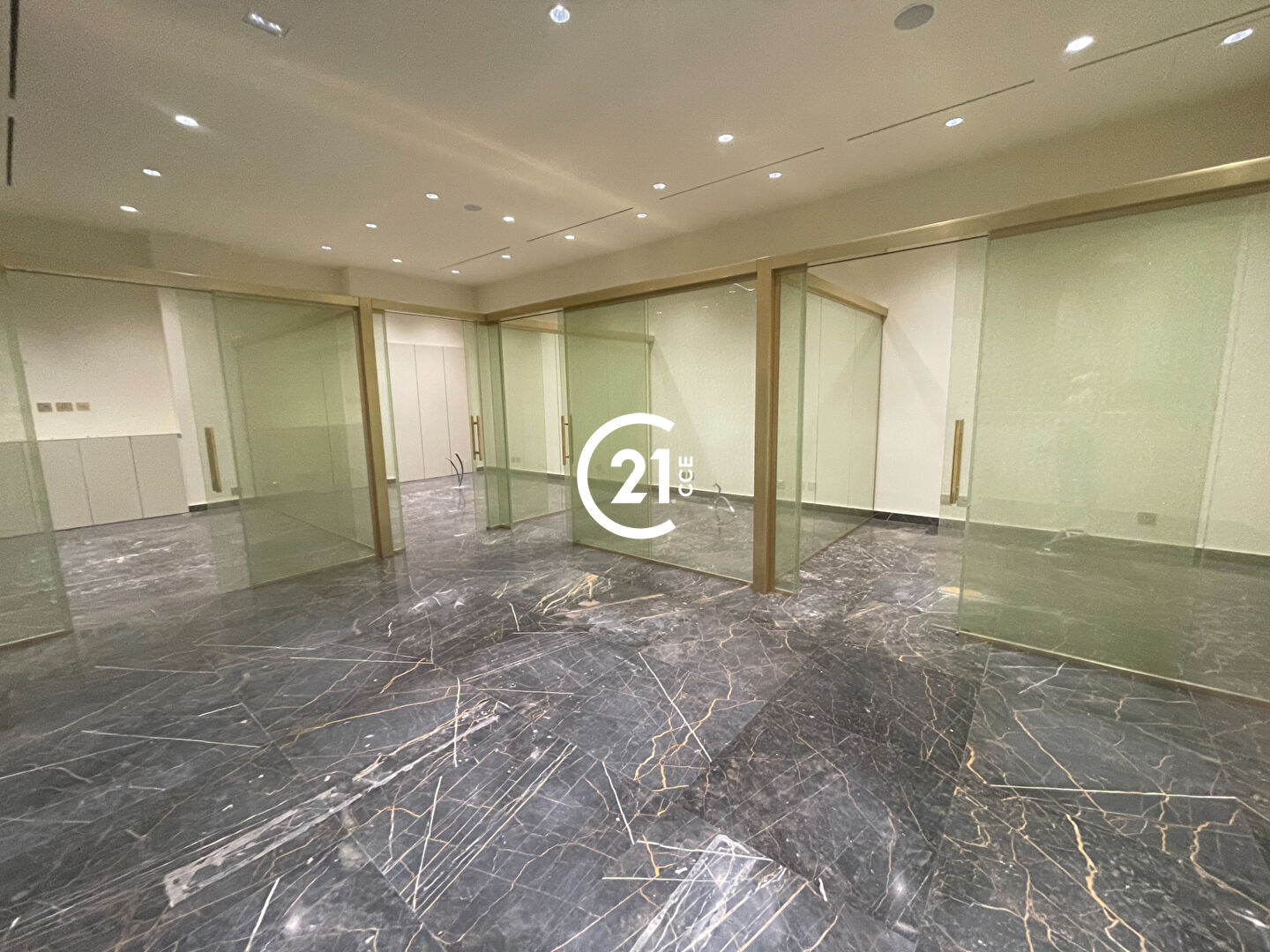 Local commercial à louer - 560.0 m2 - 06 - Alpes-Maritimes