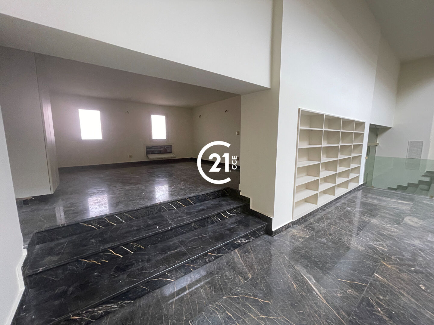 Local commercial à louer - 560.0 m2 - 06 - Alpes-Maritimes