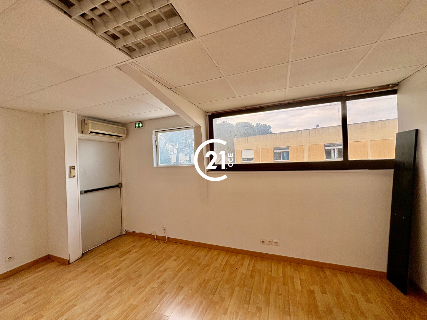 Bureaux à louer - 450.0 m2 - 06 - Alpes-Maritimes