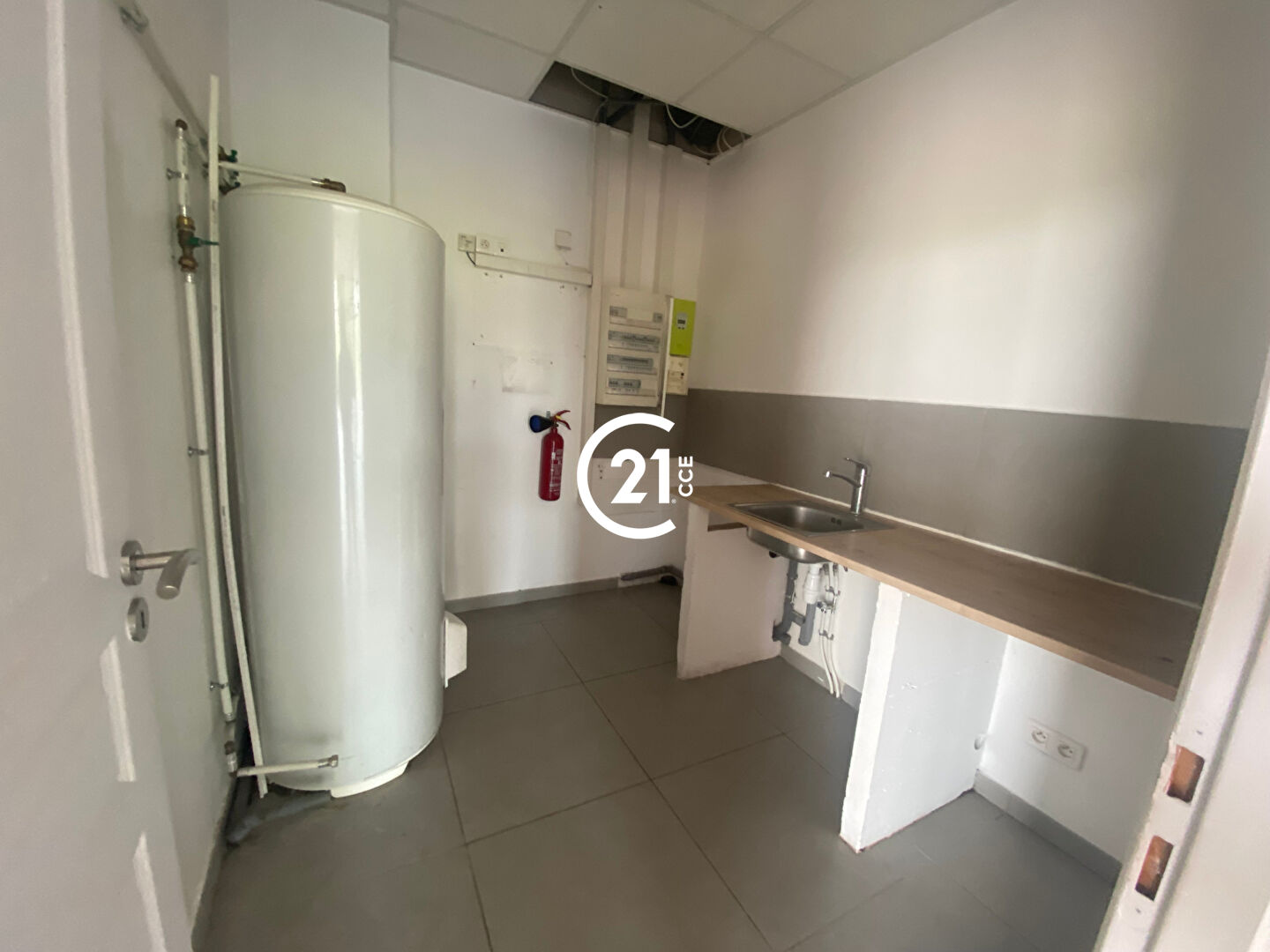 Local commercial à louer - 90.0 m2 - 06 - Alpes-Maritimes