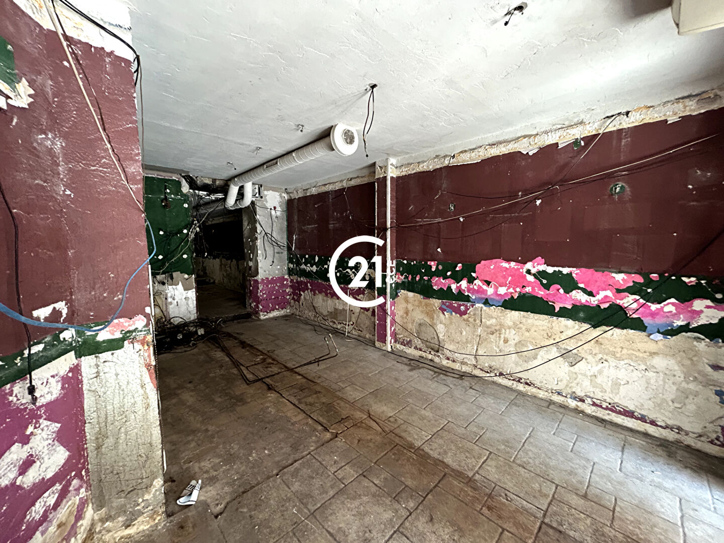 Local commercial à louer - 71.0 m2 - 06 - Alpes-Maritimes