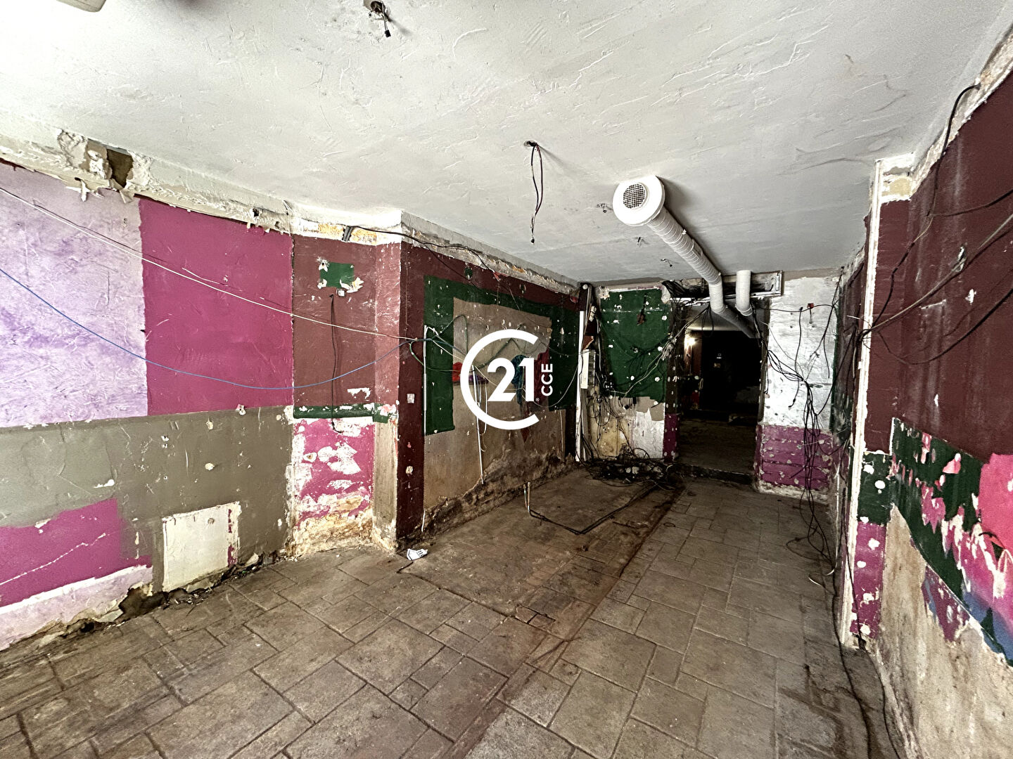 Local commercial à louer - 71.0 m2 - 06 - Alpes-Maritimes