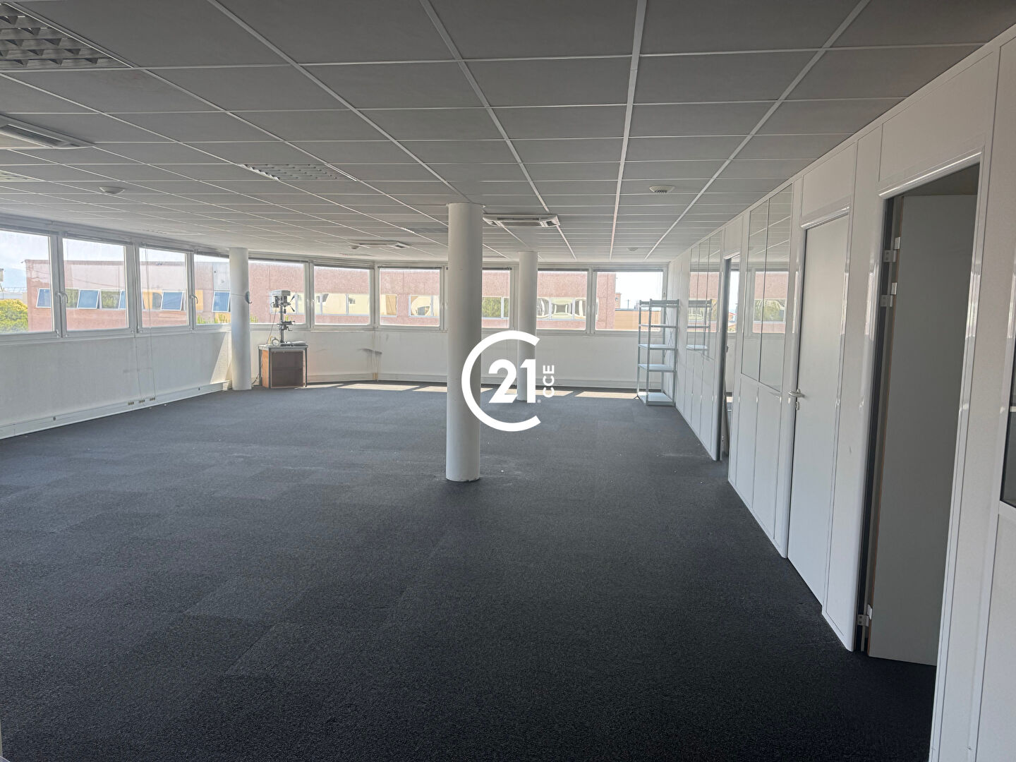 Bureaux à louer - 200.0 m2 - 06 - Alpes-Maritimes