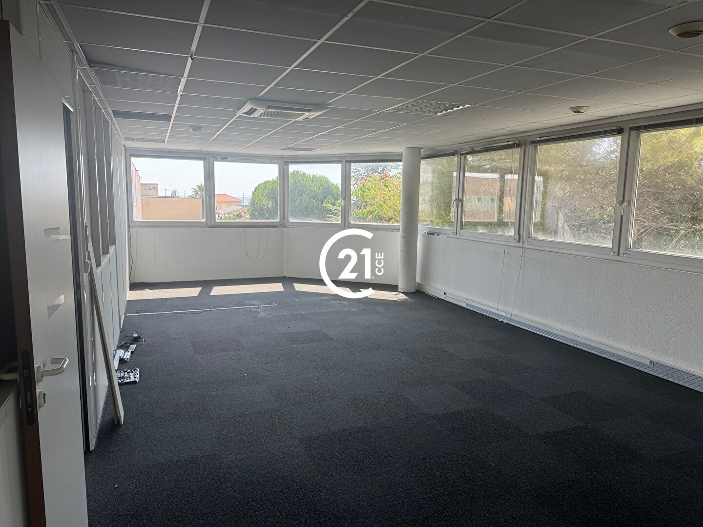 Bureaux à louer - 200.0 m2 - 06 - Alpes-Maritimes