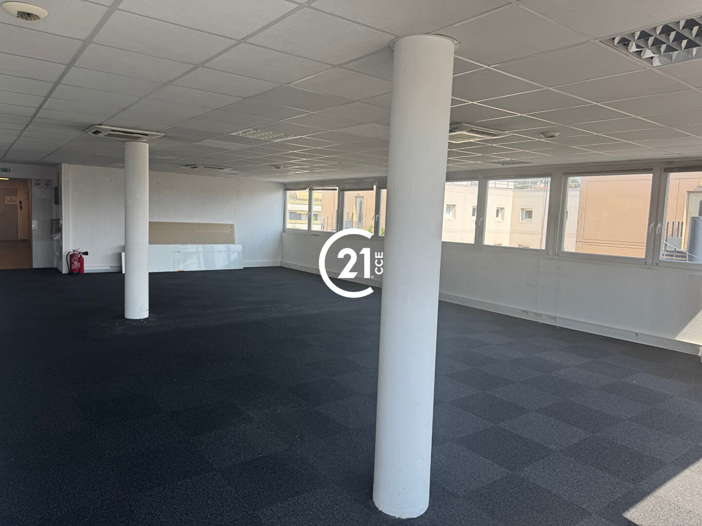 Bureaux à louer - 200.0 m2 - 06 - Alpes-Maritimes