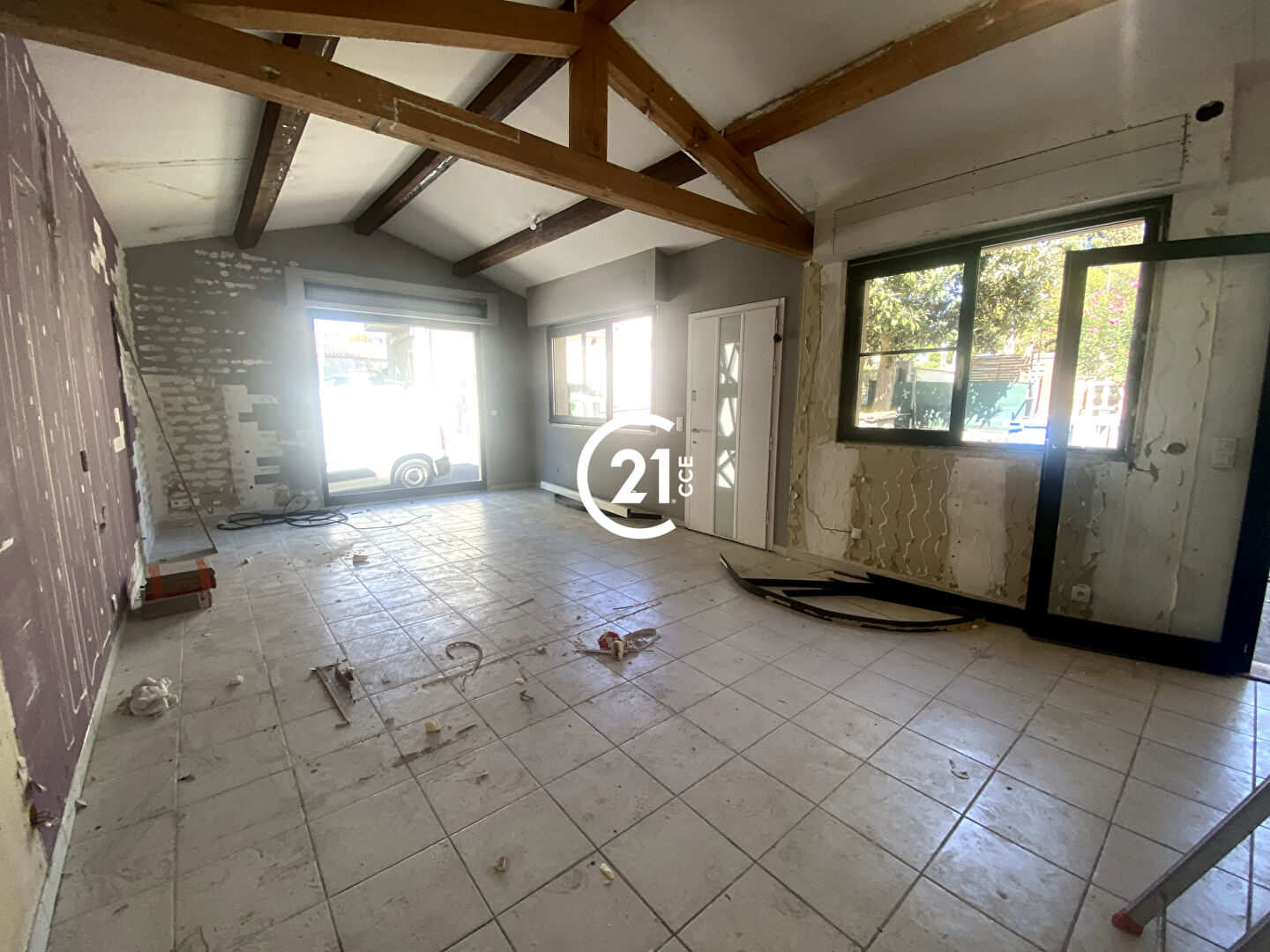 Local commercial à louer - 100.0 m2 - 06 - Alpes-Maritimes