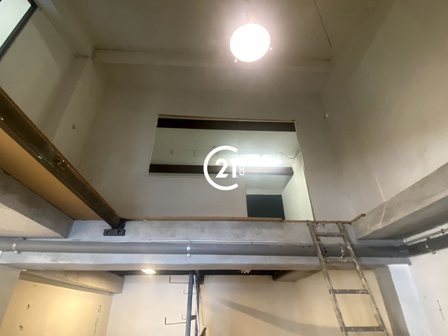 Local commercial à louer - 100.0 m2 - 06 - Alpes-Maritimes