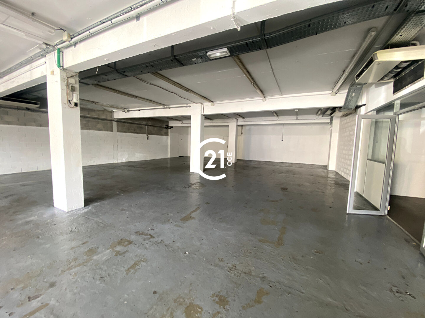 Local d'activité à louer - 400.0 m2 - 06 - Alpes-Maritimes