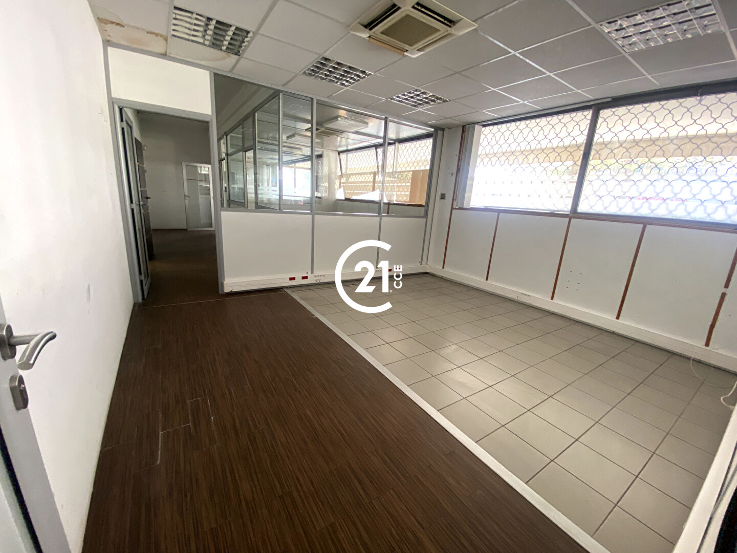 Local d'activité à louer - 400.0 m2 - 06 - Alpes-Maritimes