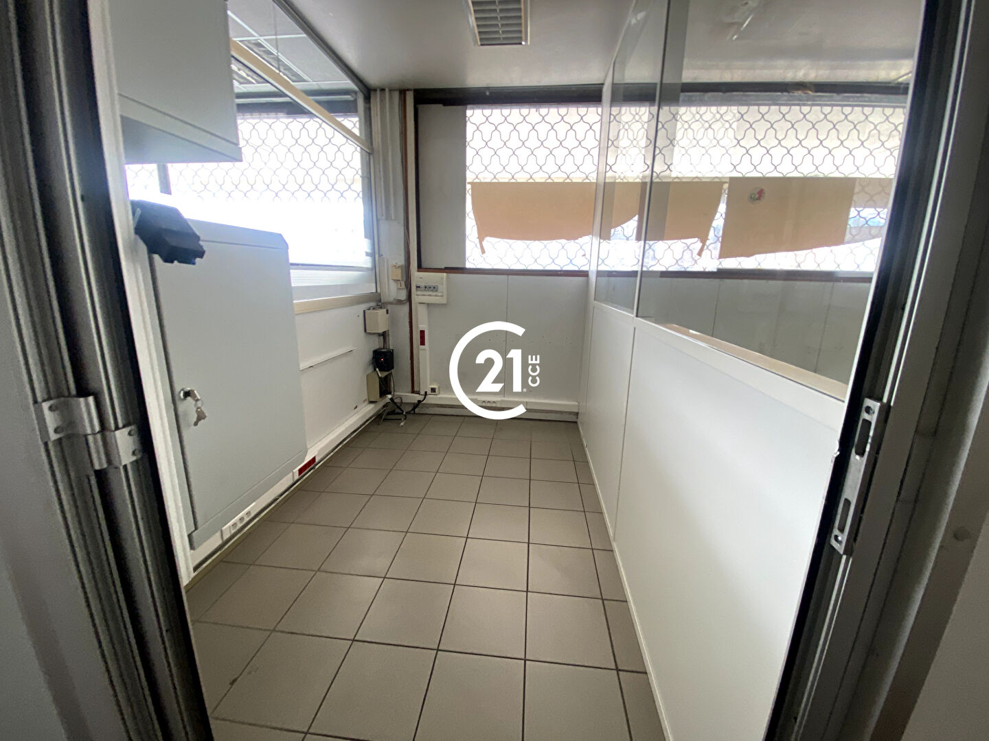 Local d'activité à louer - 400.0 m2 - 06 - Alpes-Maritimes