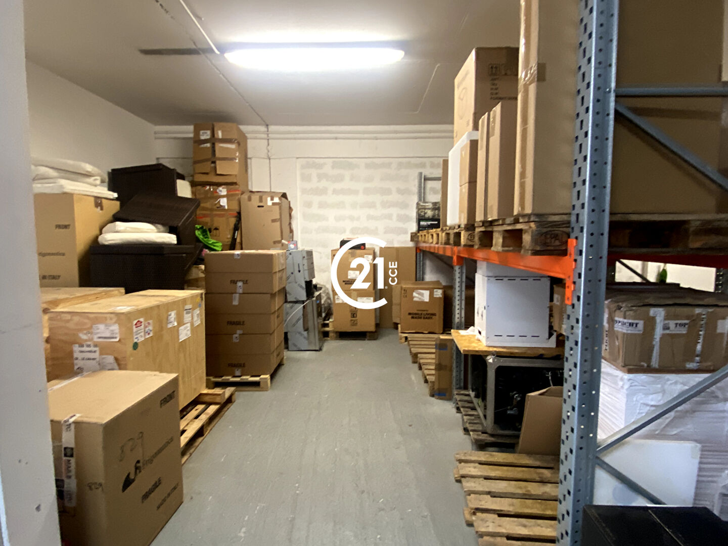 Entrepôt à louer - 239.0 m2 - 06 - Alpes-Maritimes