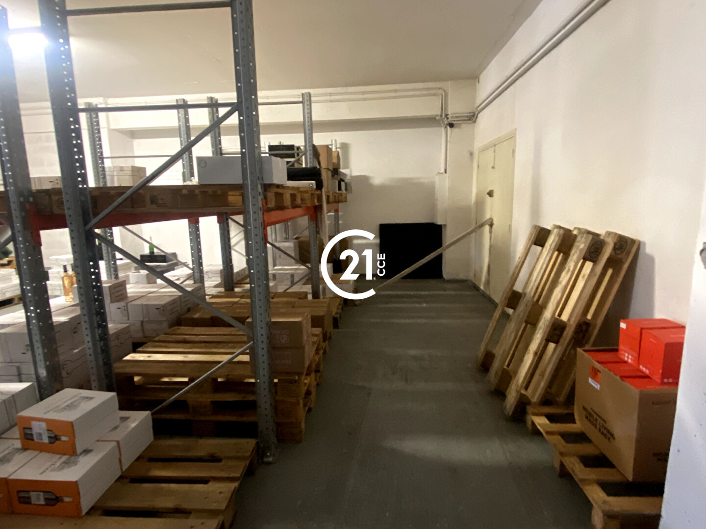 Entrepôt à louer - 239.0 m2 - 06 - Alpes-Maritimes