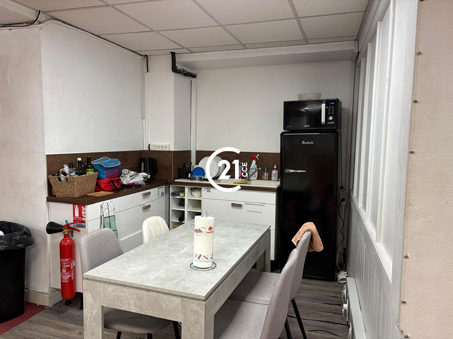 Local commercial à louer - 197.0 m2 - 06 - Alpes-Maritimes