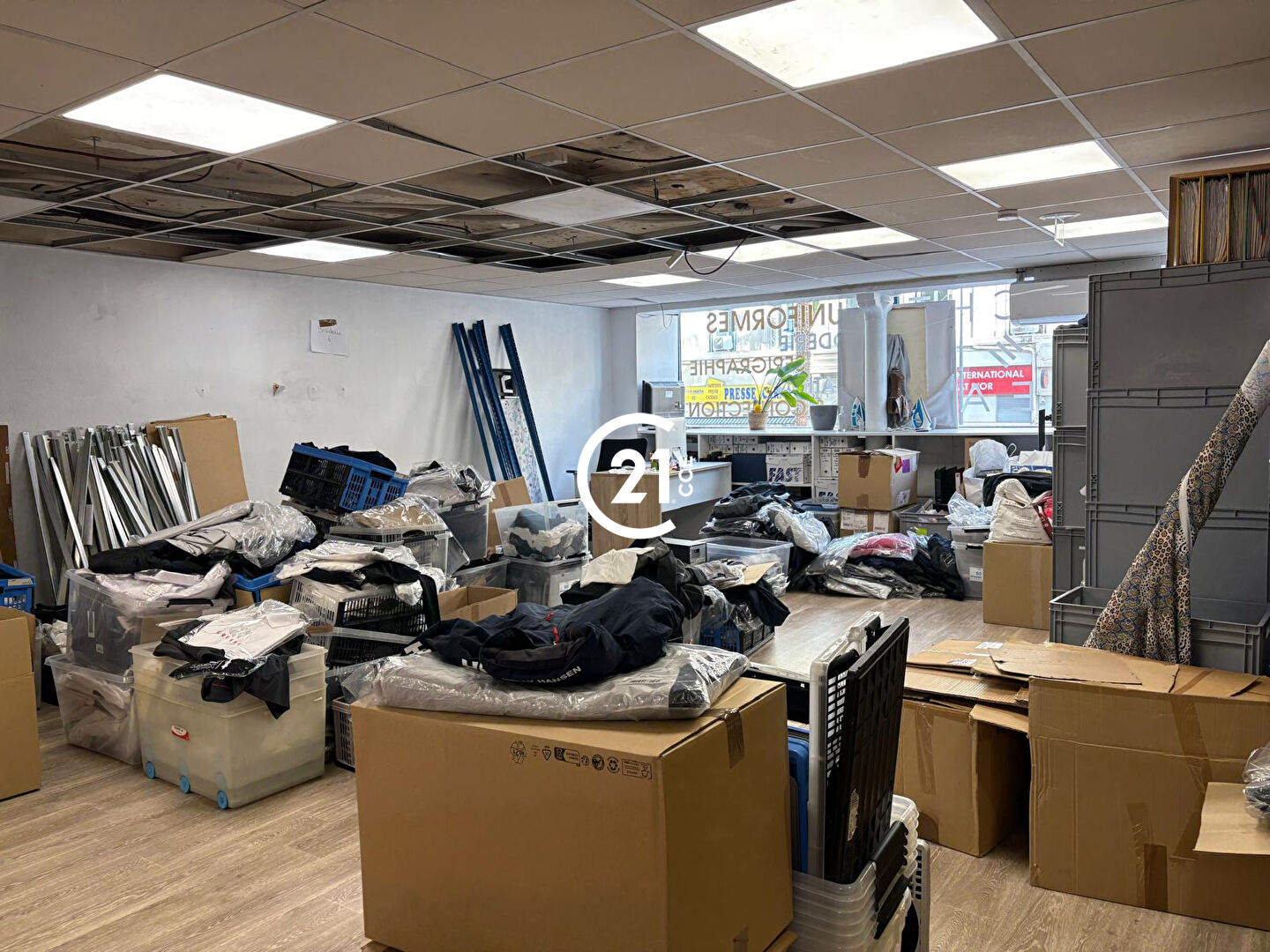 Local commercial à louer - 197.0 m2 - 06 - Alpes-Maritimes