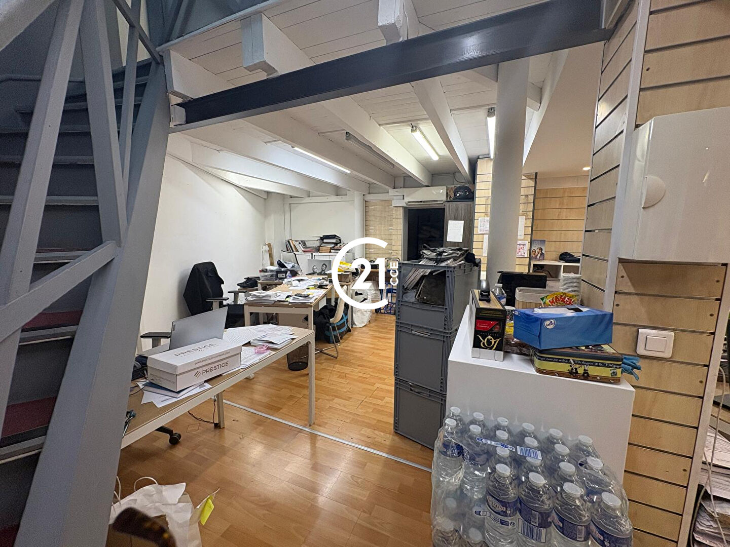 Local commercial à louer - 197.0 m2 - 06 - Alpes-Maritimes