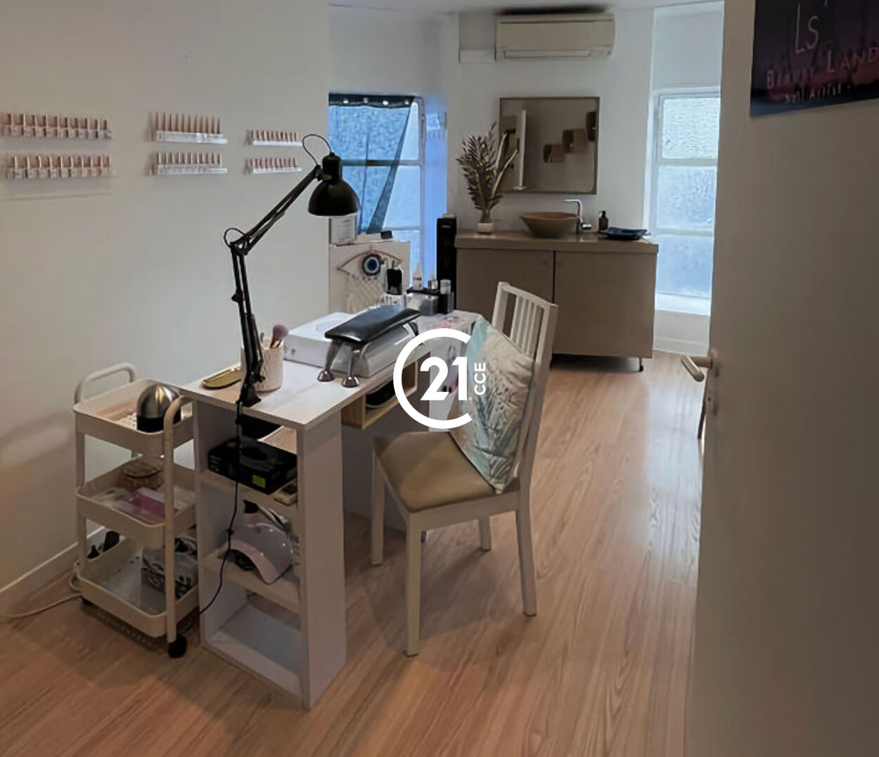 Local commercial à louer - 115.0 m2 - 06 - Alpes-Maritimes