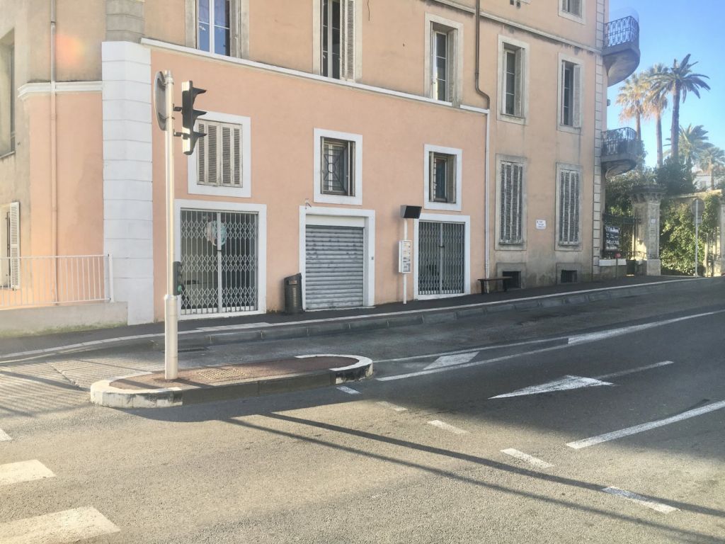 Local commercial à louer - 70.0 m2 - 06 - Alpes-Maritimes