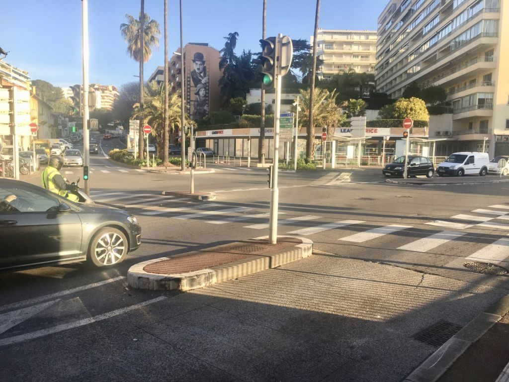 Local commercial à louer - 70.0 m2 - 06 - Alpes-Maritimes