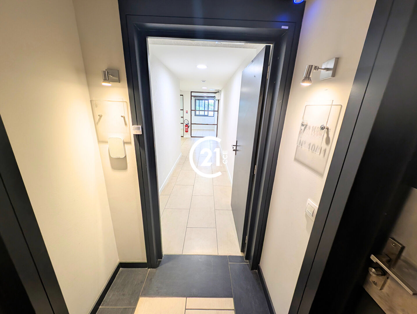 Bureaux à louer - 55.0 m2 - 06 - Alpes-Maritimes